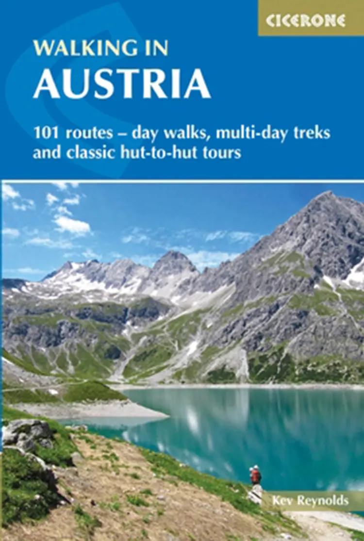 Walking in Austria: 100 Routes - Day Walks, Multi-Day Treks and Classic Hut-to-Hut Tours af Kev Reynolds