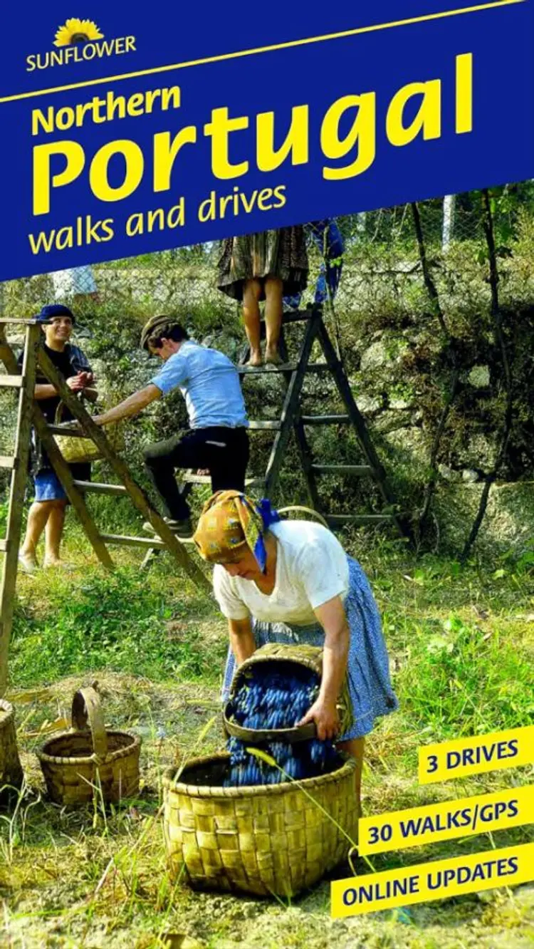 Northern Portugal Sunflower Walking Guide: 30 long and short walks and 3 car tours af Sunflower Books