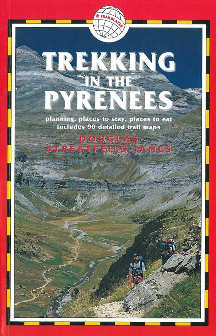 Trekking in the Pyrenees af Douglas Streatfield-James