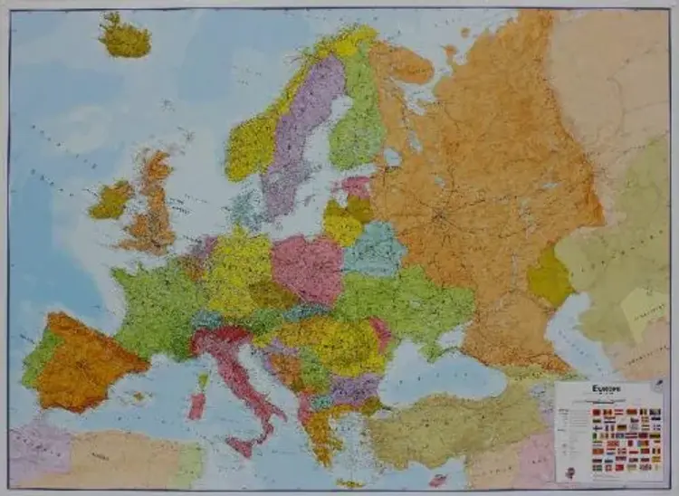 Europe - Europa political wall map laminated af Maps International