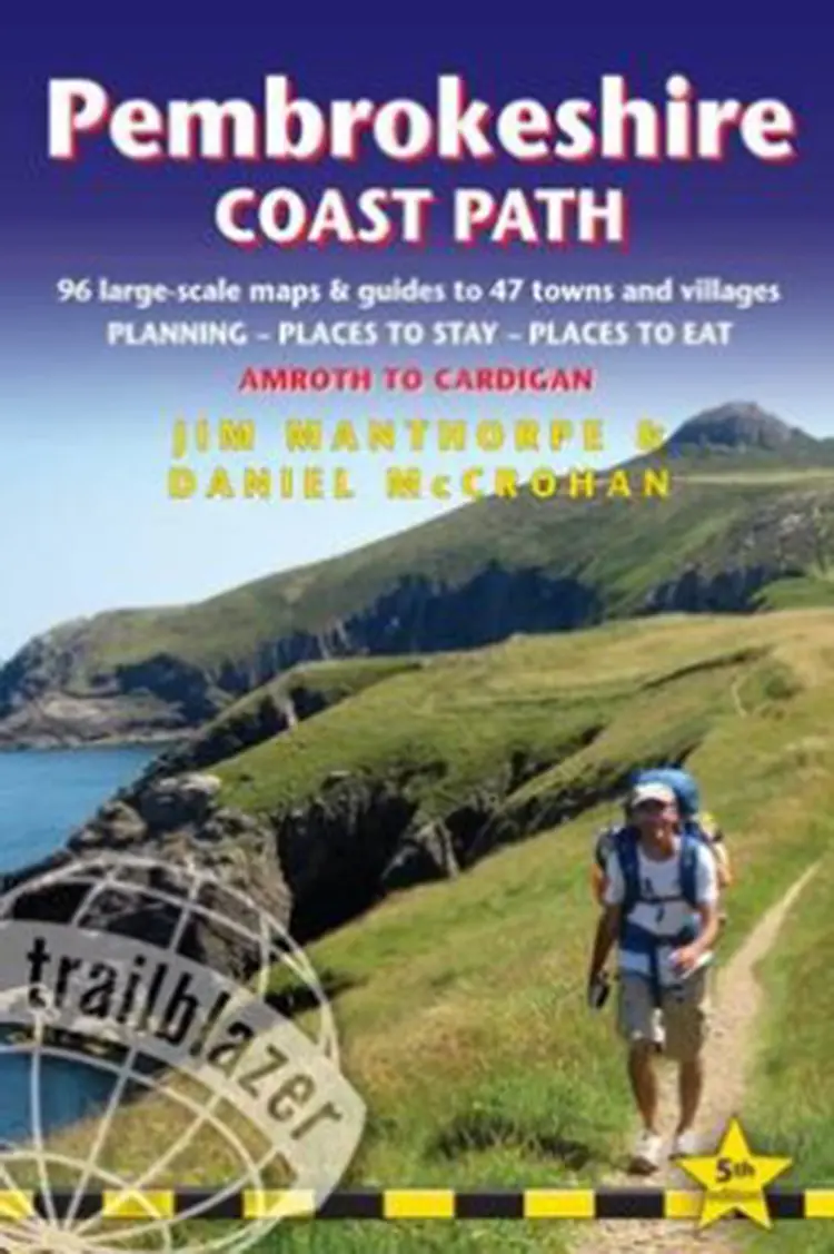 Pembrokeshire Coast Path: Amroth to Cardigan : 96 Large-Scale Walking Maps & Guides to 47 Towns and Villages af Jim Manthorpe