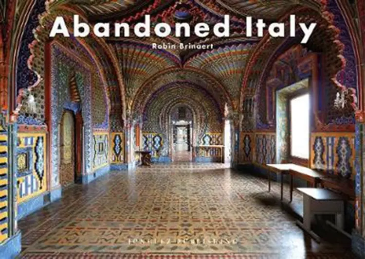 Abandoned Italy af Robin Brianert