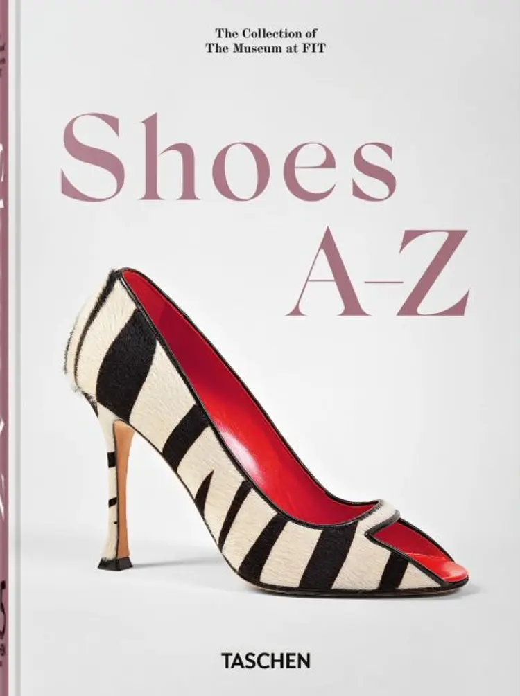 Shoes A-Z. 45th Ed. af Daphne Guinness