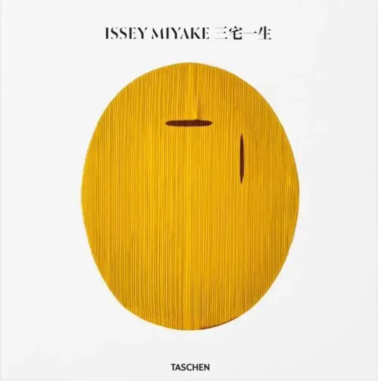Issey Miayke af Issey Miayke