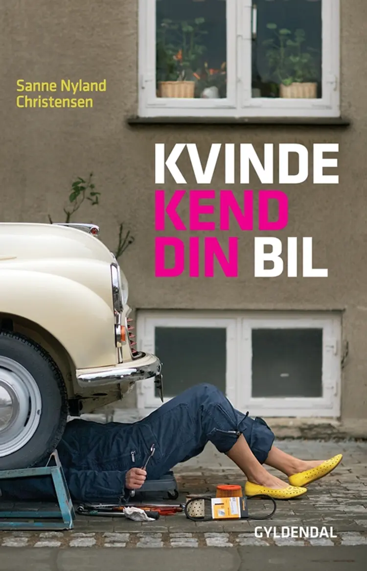 Kvinde kend din bil af Sanne Nyland Christensen