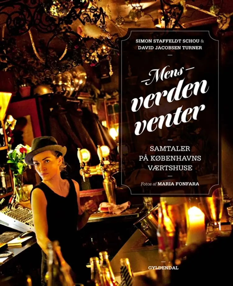 Mens verden venter af Simon Staffeldt Schou