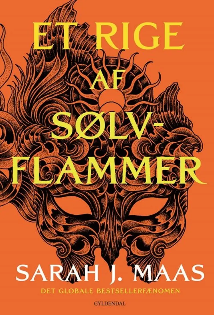 Et rige af sølvflammer af Sarah J. Maas