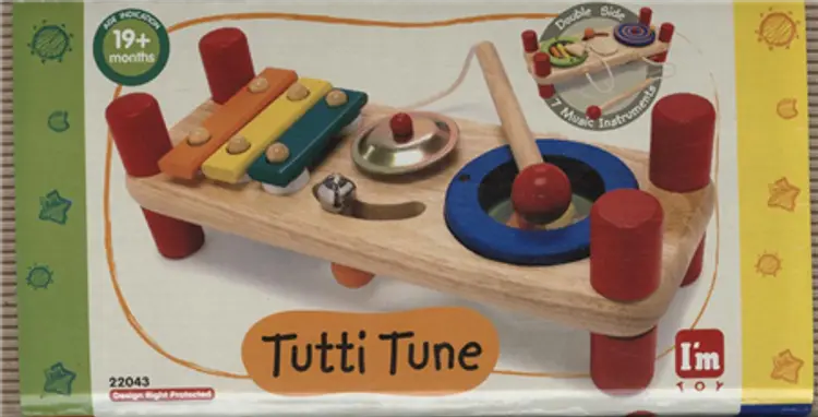 I'm vendbart musikpanel i træ af -
