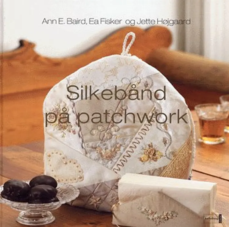 Silkebånd på patchwork af Ea Fisker