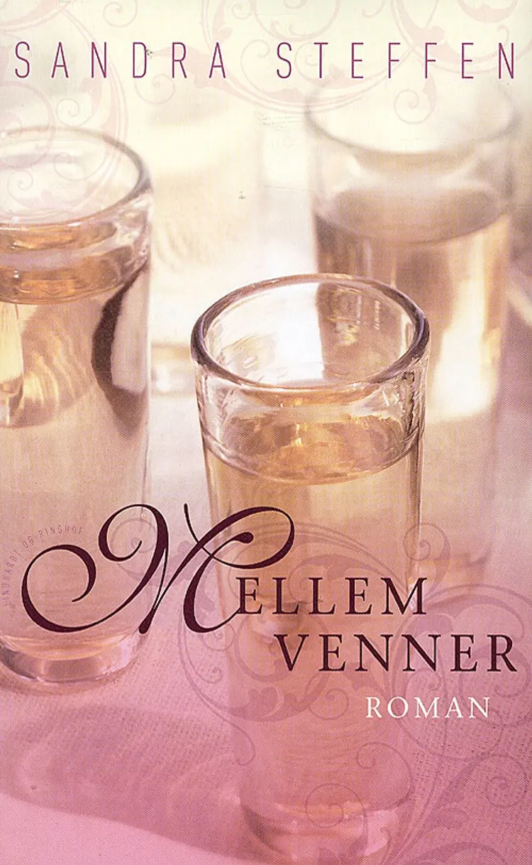 Mellem venner af Sandra Steffen