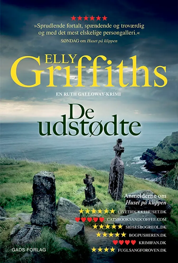 De udstødte af Elly Griffiths