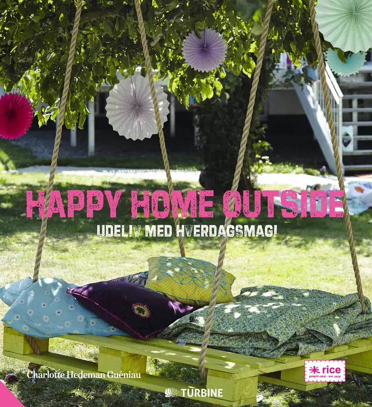 Happy home outside af Charlotte Hedeman Guéniau