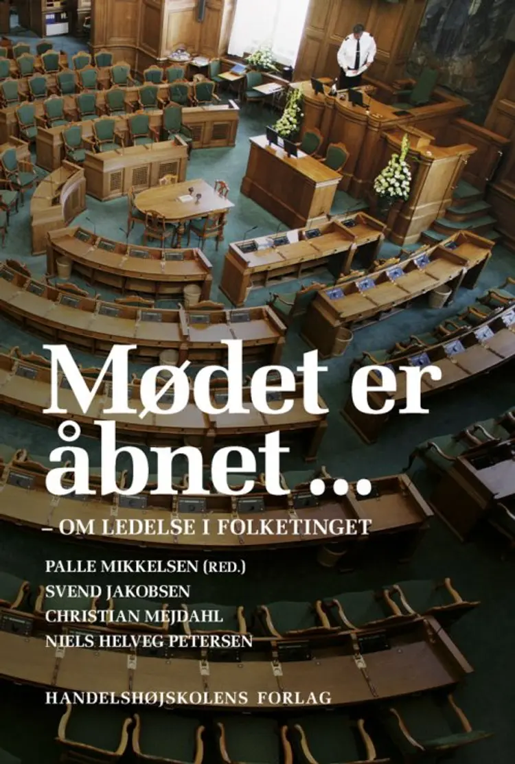 Mødet er åbnet af Niels Helveg Petersen