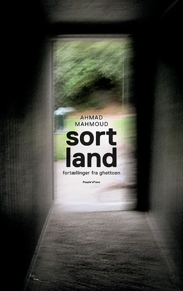 Sort land af Ahmad Mahmoud