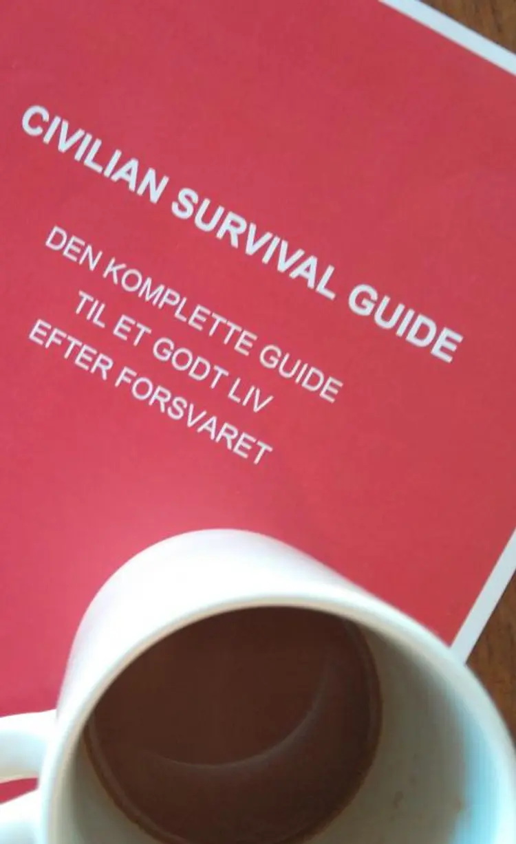 Civilian Survival Guide af Jimmy Solgaard