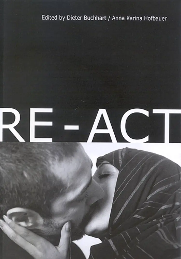 RE-ACT af Anna Karina Hofbauer