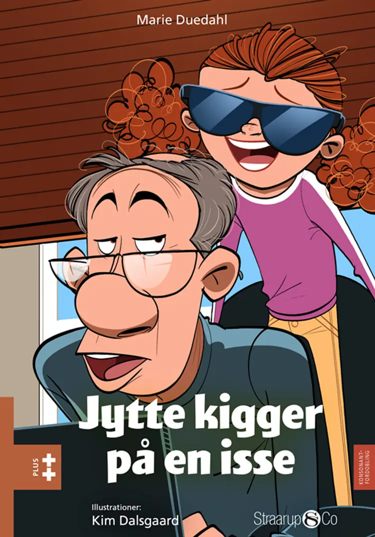 Jytte kigger på en isse af Marie Duedahl