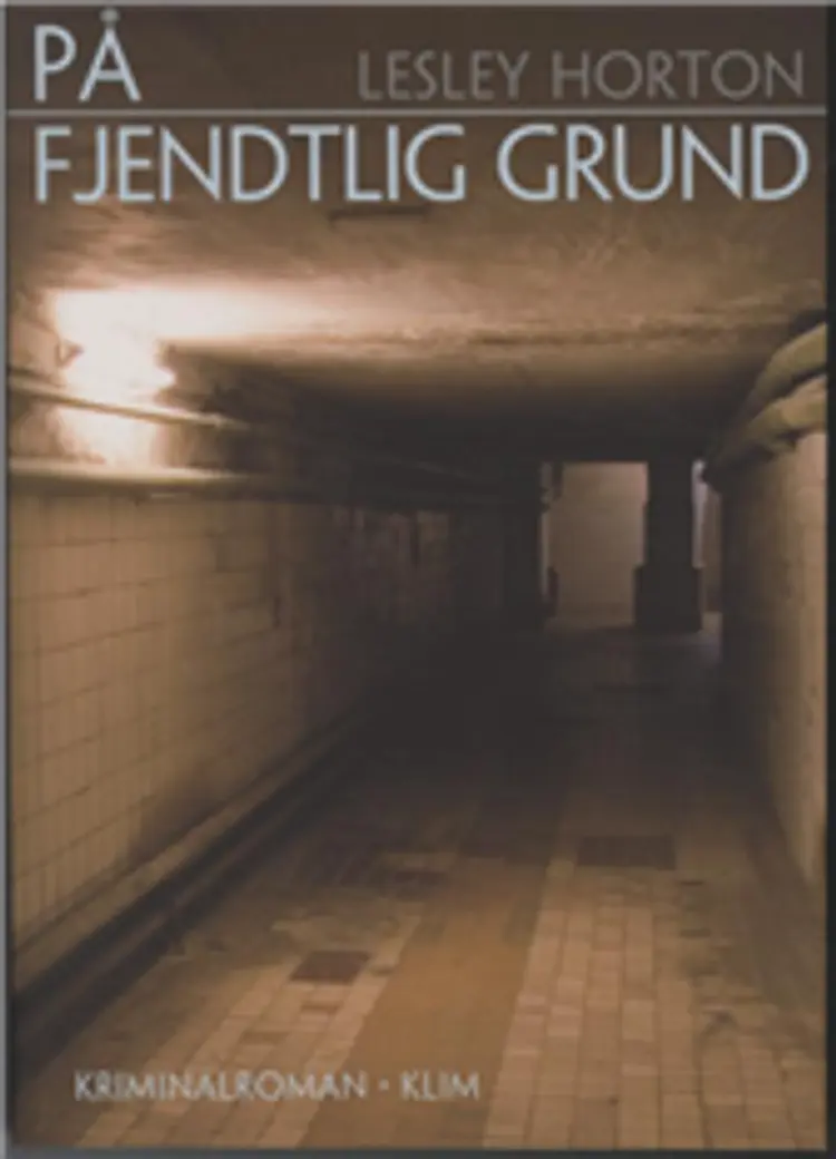 På fjendtlig grund af Lesley Horton