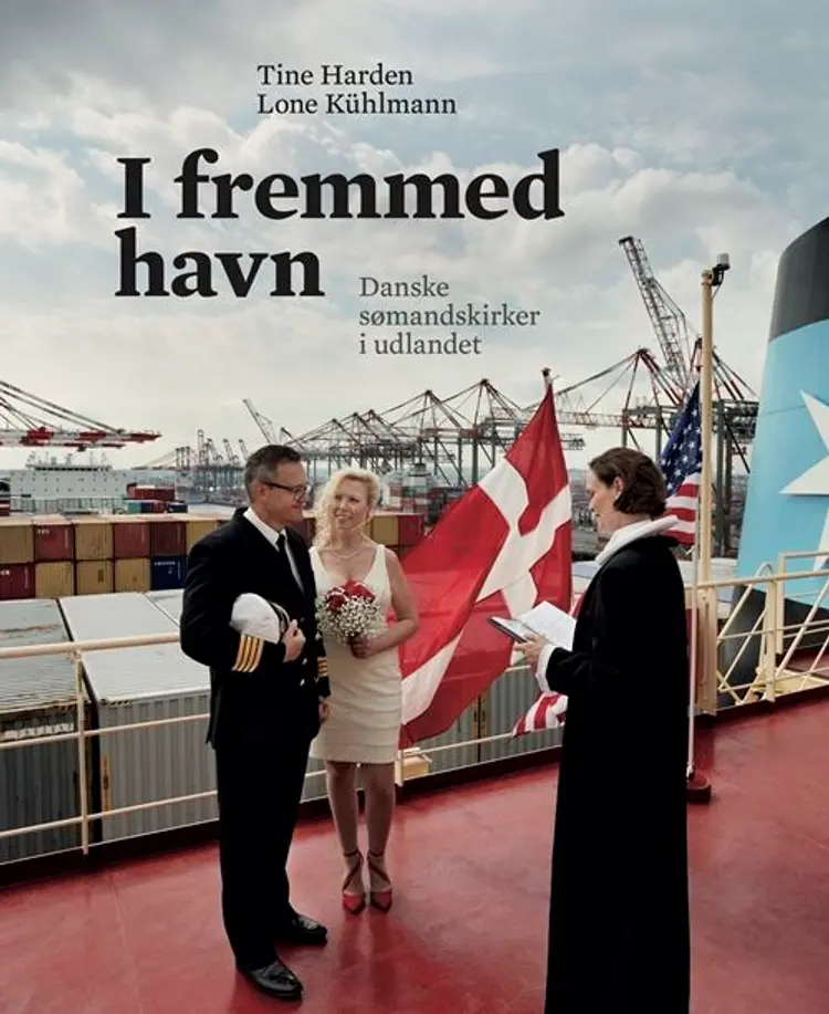 I fremmed havn af Lone Kühlmann