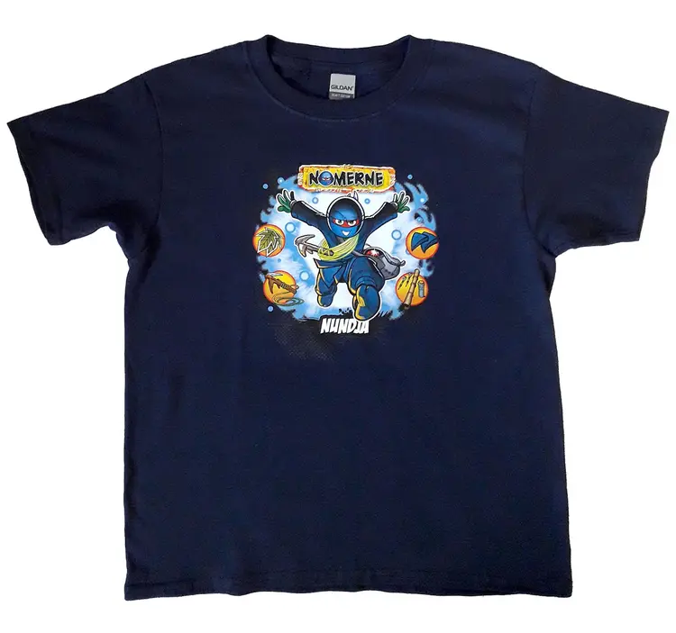 Nomerne: t-shirt (navyblå) af Jan Kjær