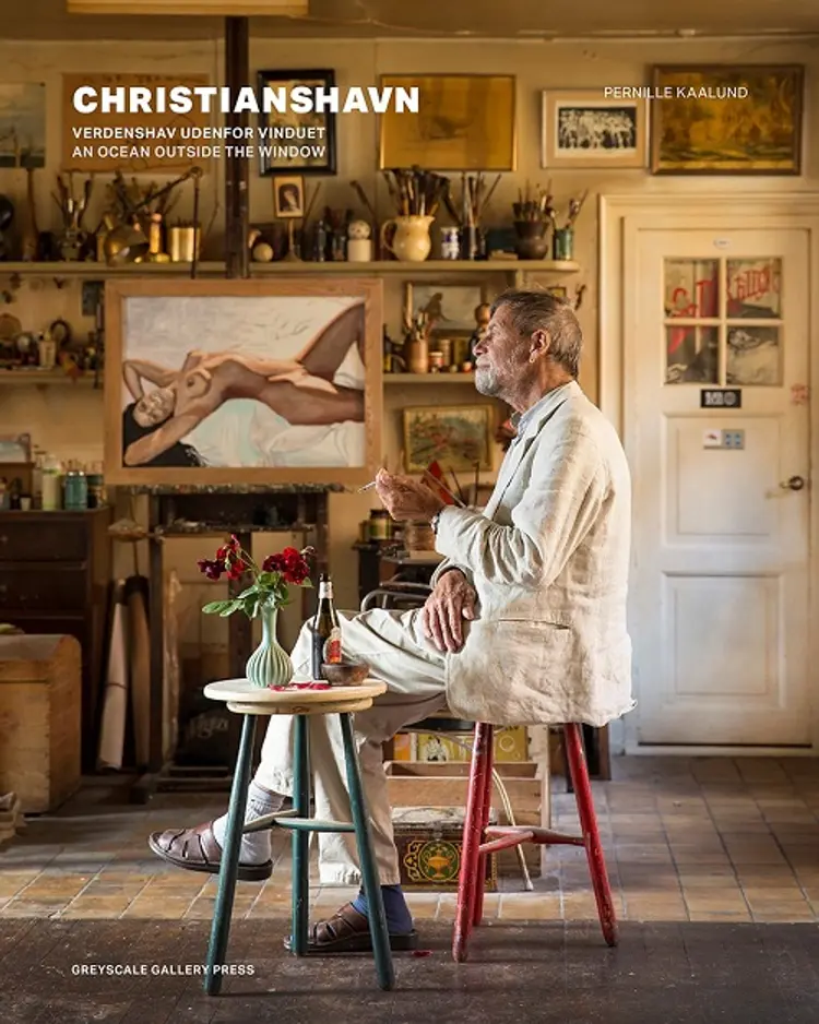Christianshavn - verdenshav udenfor vinduet af Pernille Kaalund