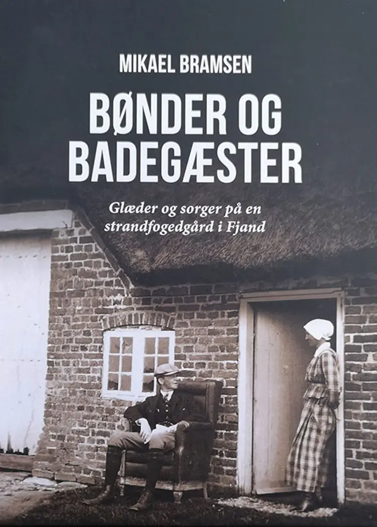 BØNDER OG BADEGÆSTER af Mikael Bramsen