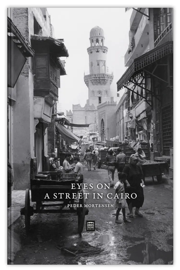 Eyes on a street in Cairo af Peder Mortensen
