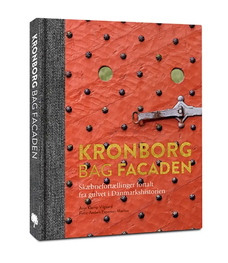 Kronborg bag facaden af Anja Klemp Vilgaard