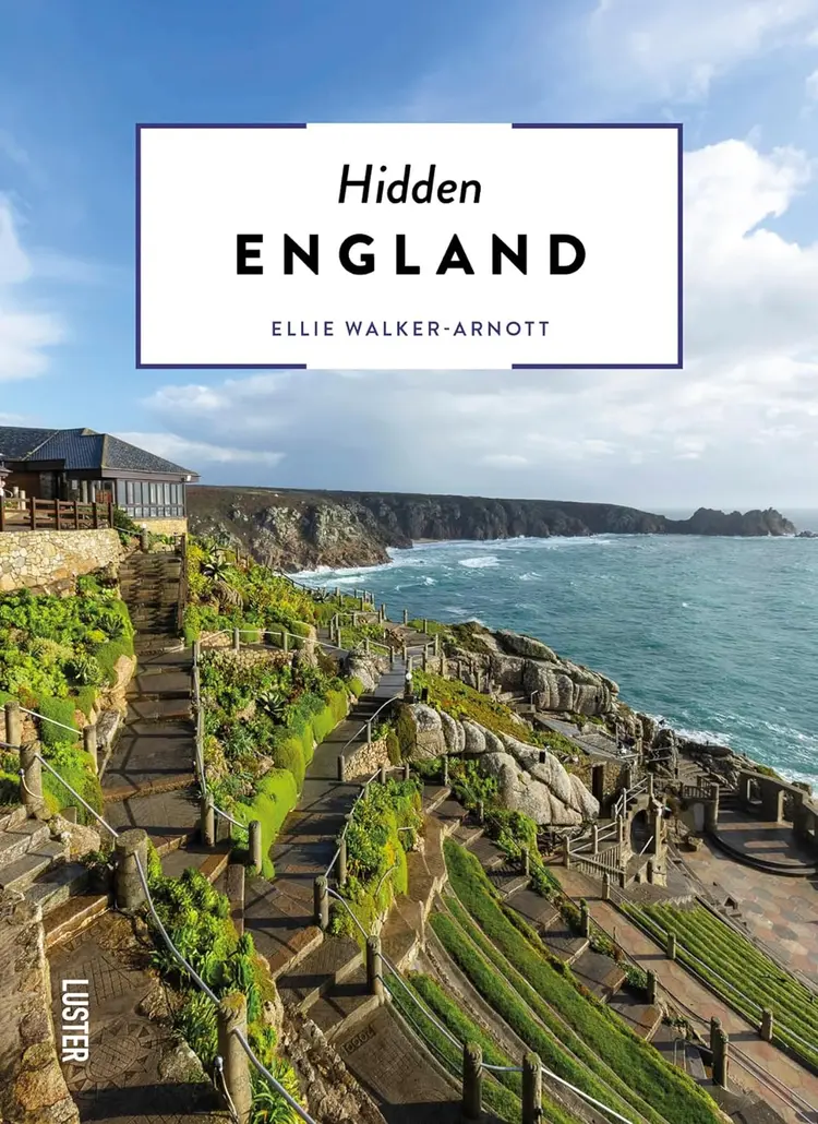 Hidden England – 1st edition af Ellie Walker-Arnott