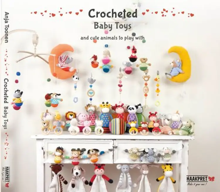 Crocheted Baby Toys and cute animals to play with af Anja Toonen