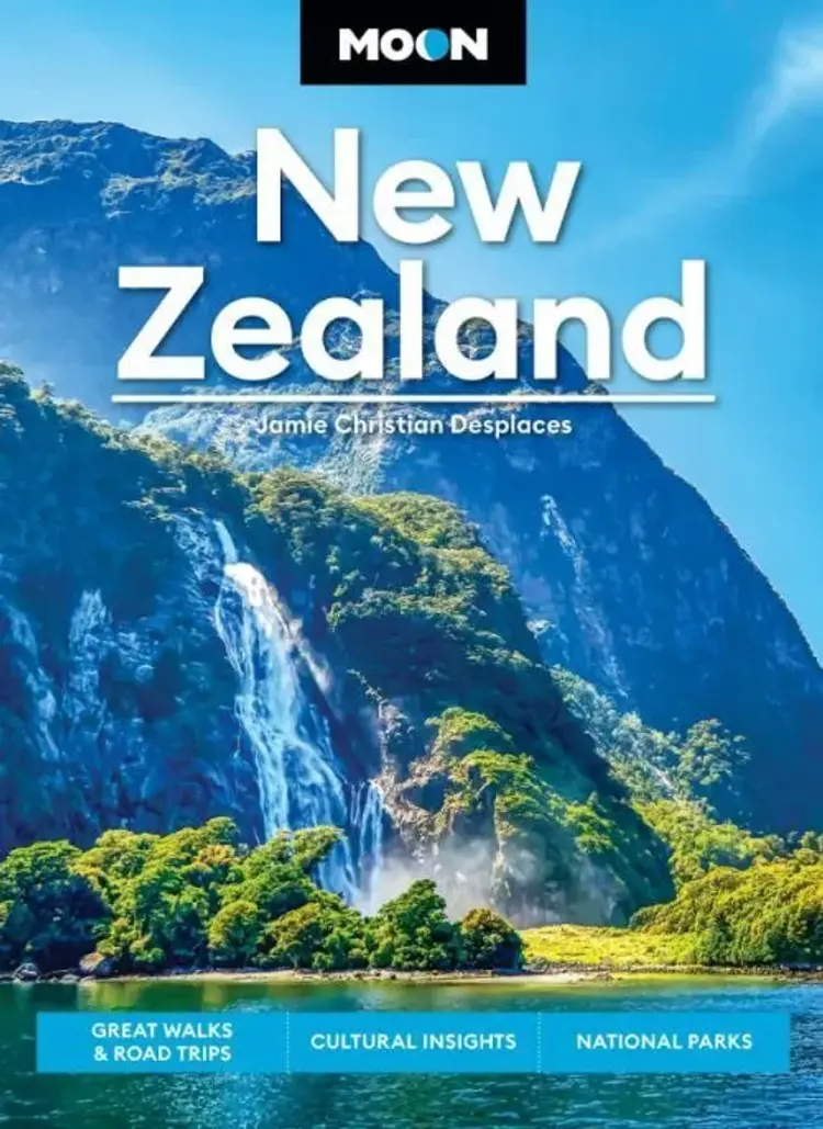 New Zealand, Moon af Jamie C Desplaces