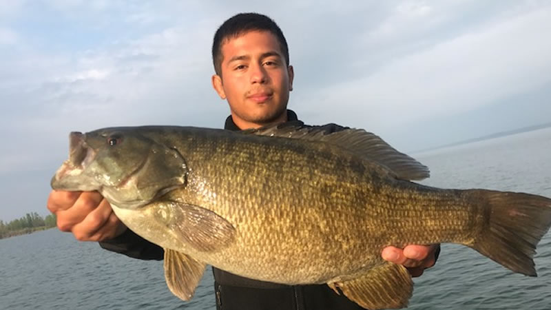 Tube and Bucktail Jig Fishing for River Bass 