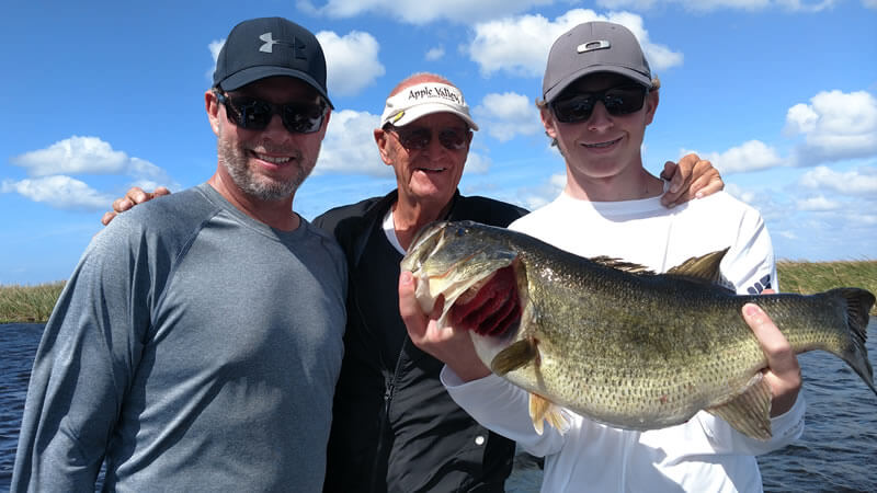 Okeechobee Fishing Guide with world famous Lake Okeechobee Bass Guides