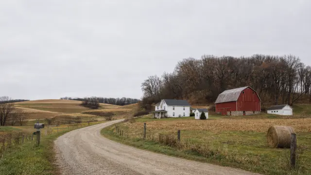 A ridge road in the Driftless
