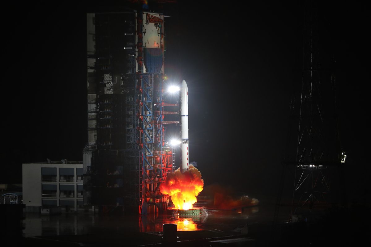 China Luncurkan Kelompok Satelit Indera Jauh