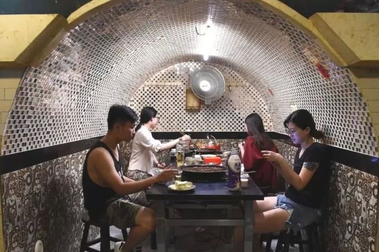 Suhu Panas Membuat Warga China Ngadem di Restoran