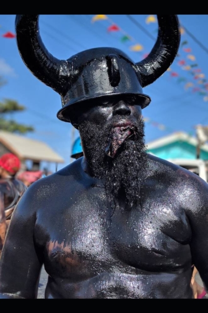 Pay De Devil