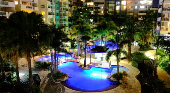 Cathedral Place Cathedral Place Swimming Pool at night