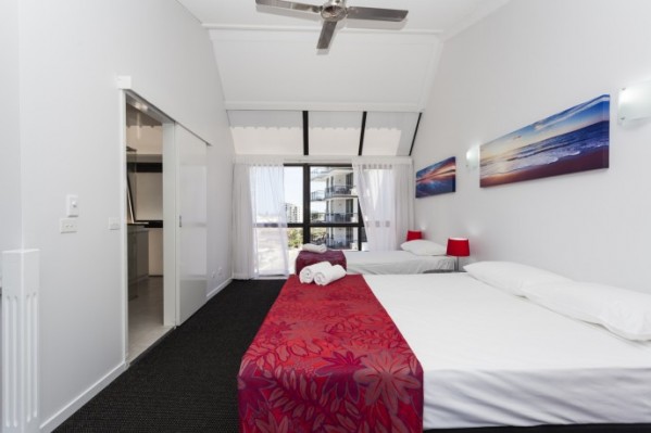 Broadbeach Travel Inn Apartments Gold Coast