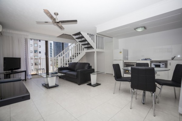 Broadbeach Travel Inn Apartments Gold Coast