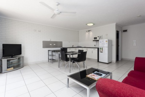 Broadbeach Travel Inn Apartments Gold Coast