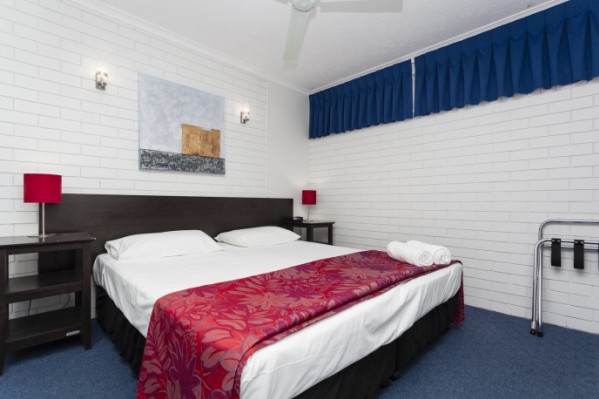 Broadbeach Travel Inn Apartments Gold Coast