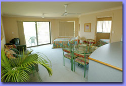 Coolamon Holiday Apartments Gold Coast