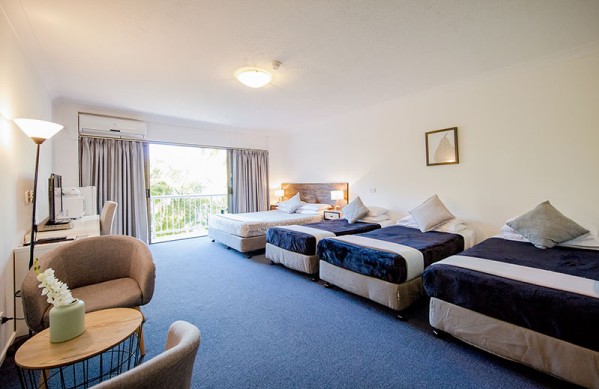 Red Star Hotel Palm Beach Gold Coast