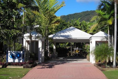 The Villas Palm Cove entrance