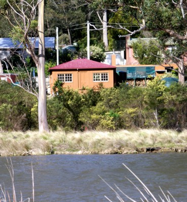 Classic Cottages SC Accommodation Classic Cottage from the road and the Ocean