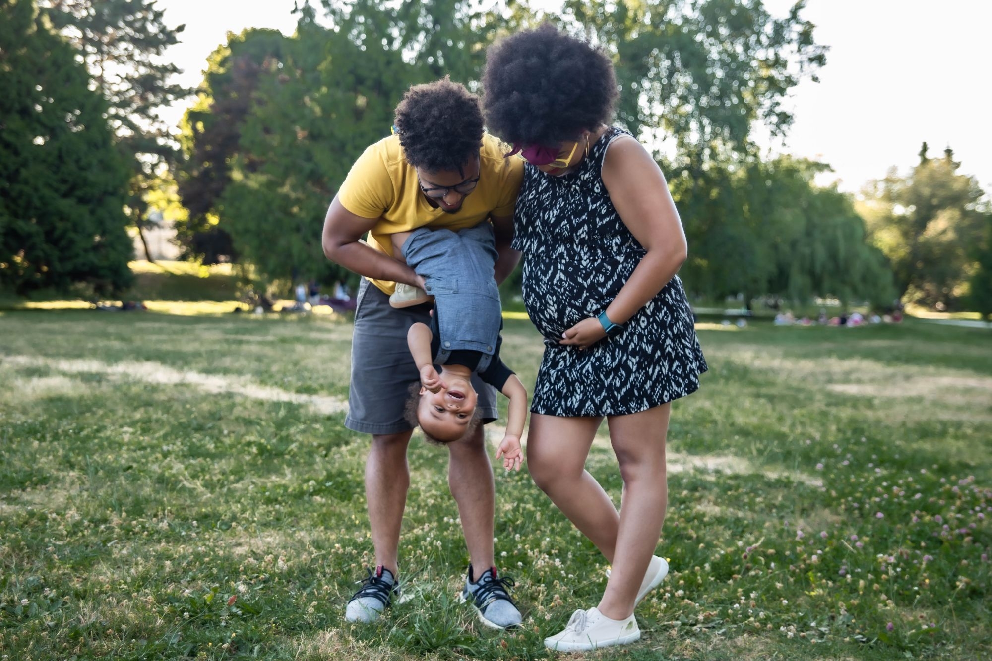 Hannah T. Photography's Outdoor Family Maternity Session Package Photo