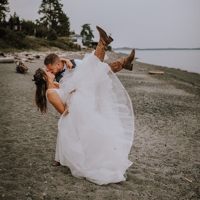 Oak and Owl Photography's Micro Wedding Family Photo