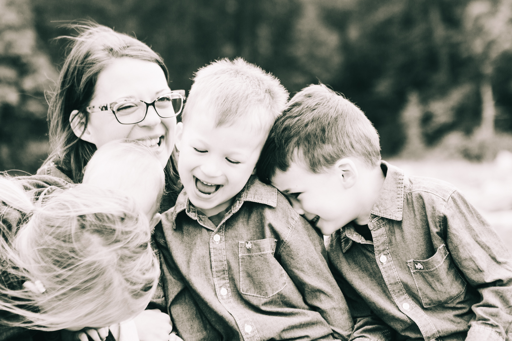 Nellie Quail Photography's Family Session - Luxe Family Photo Victoria, BC, Canada