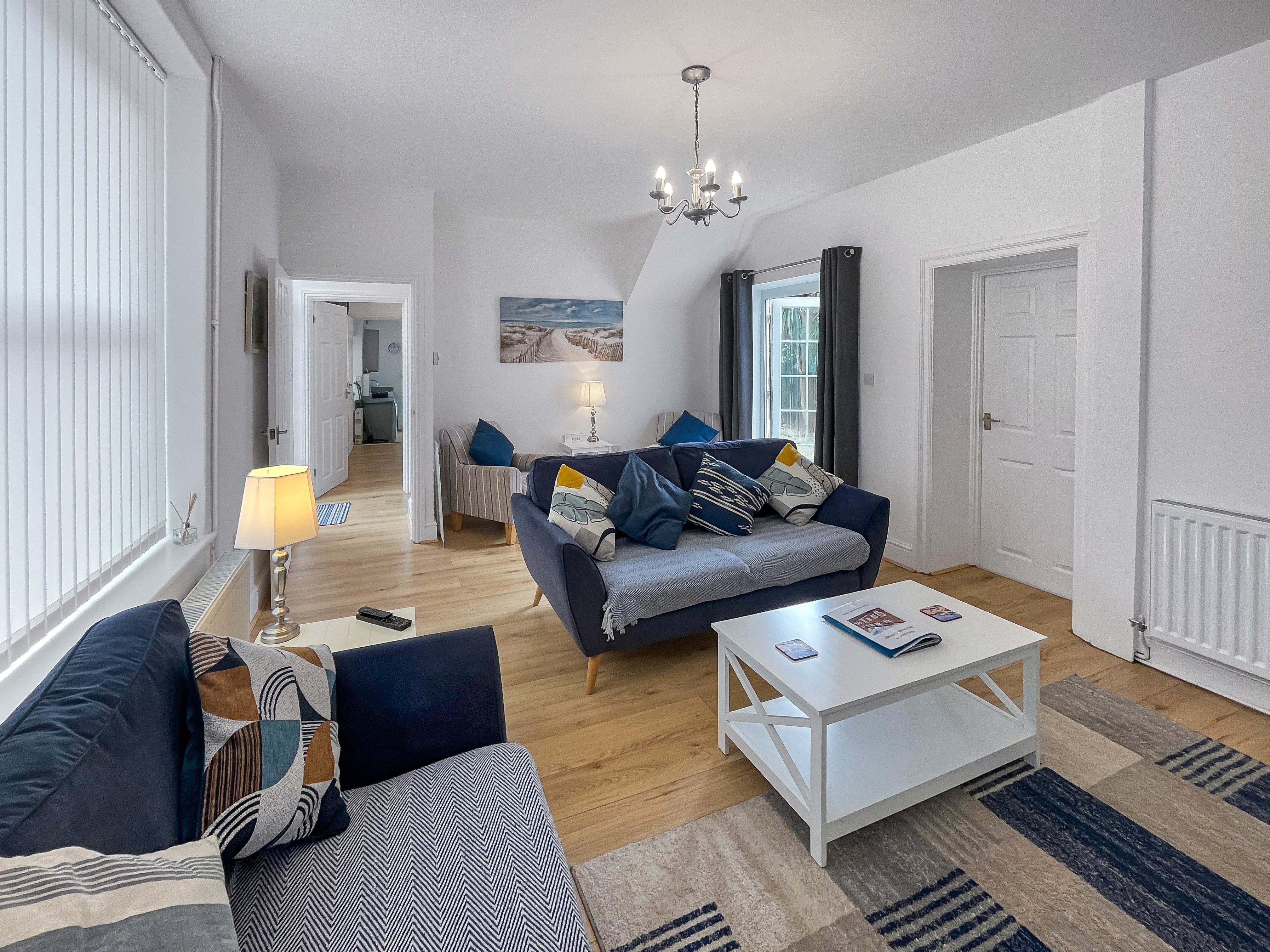 Beachside Cottage - only a few seconds walk to the beach in Minehead